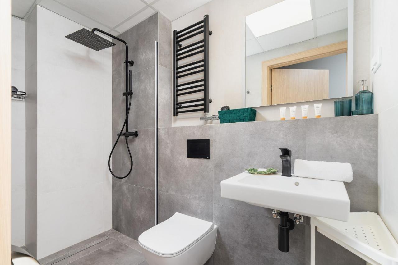 Cozy Studio Apartments Kraków by Renters Cracóvia Exterior foto