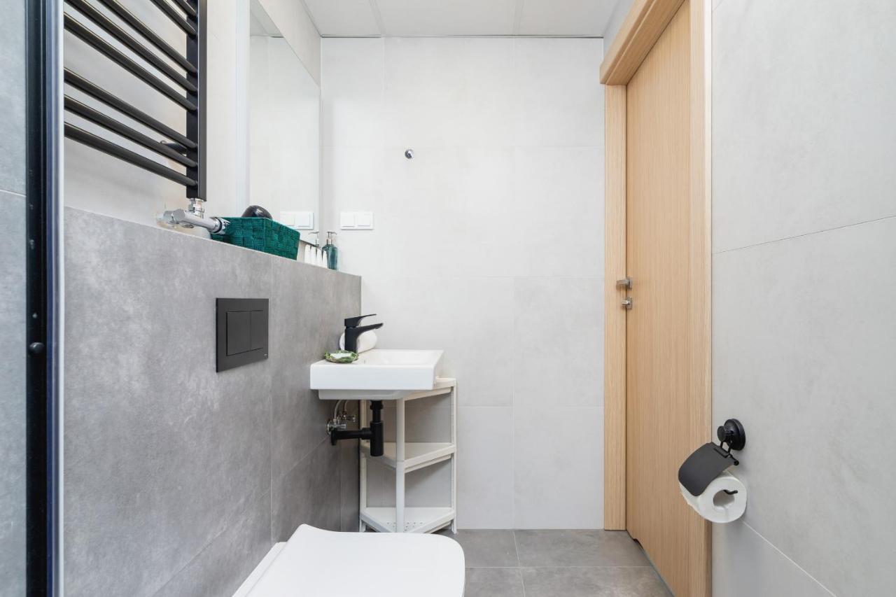 Cozy Studio Apartments Kraków by Renters Cracóvia Exterior foto