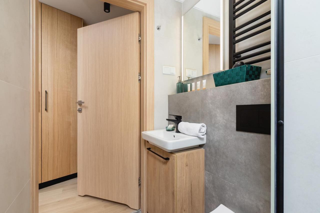 Cozy Studio Apartments Kraków by Renters Cracóvia Exterior foto